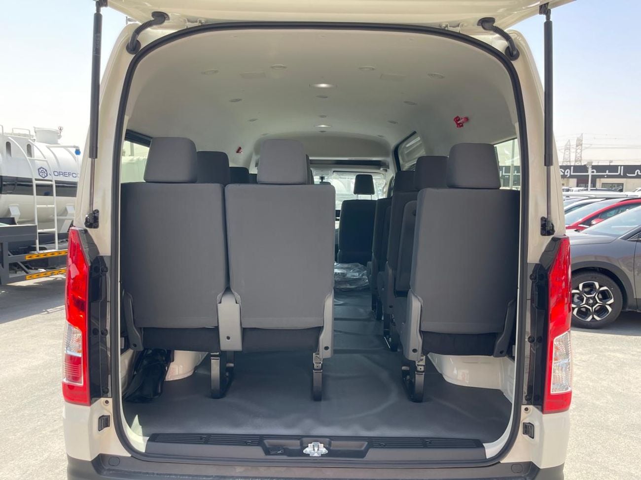 Toyota Hiace DX
