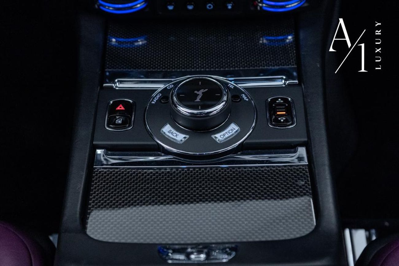 Rolls-Royce Wraith Black Badge 2017 Rolls Royce Wraith Black Badge, Full Rolls Royce Service History, Carbon Fiber Pack