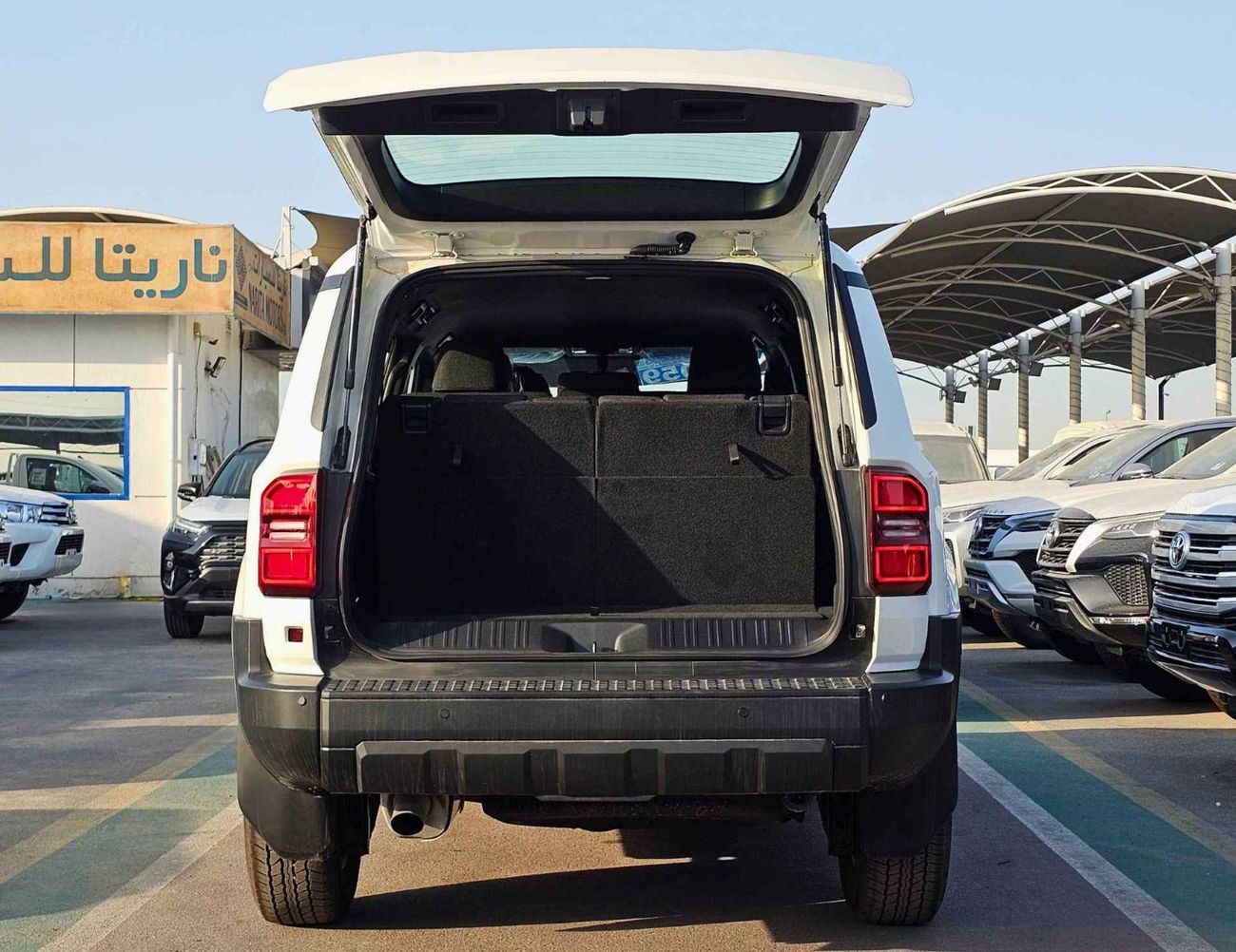 تويوتا برادو URBAN-E EURO 4 / 2.8L V4 DIESEL / DVD + CAMERA / AUTO A/C / 4WD (CODE # URBAN-E)