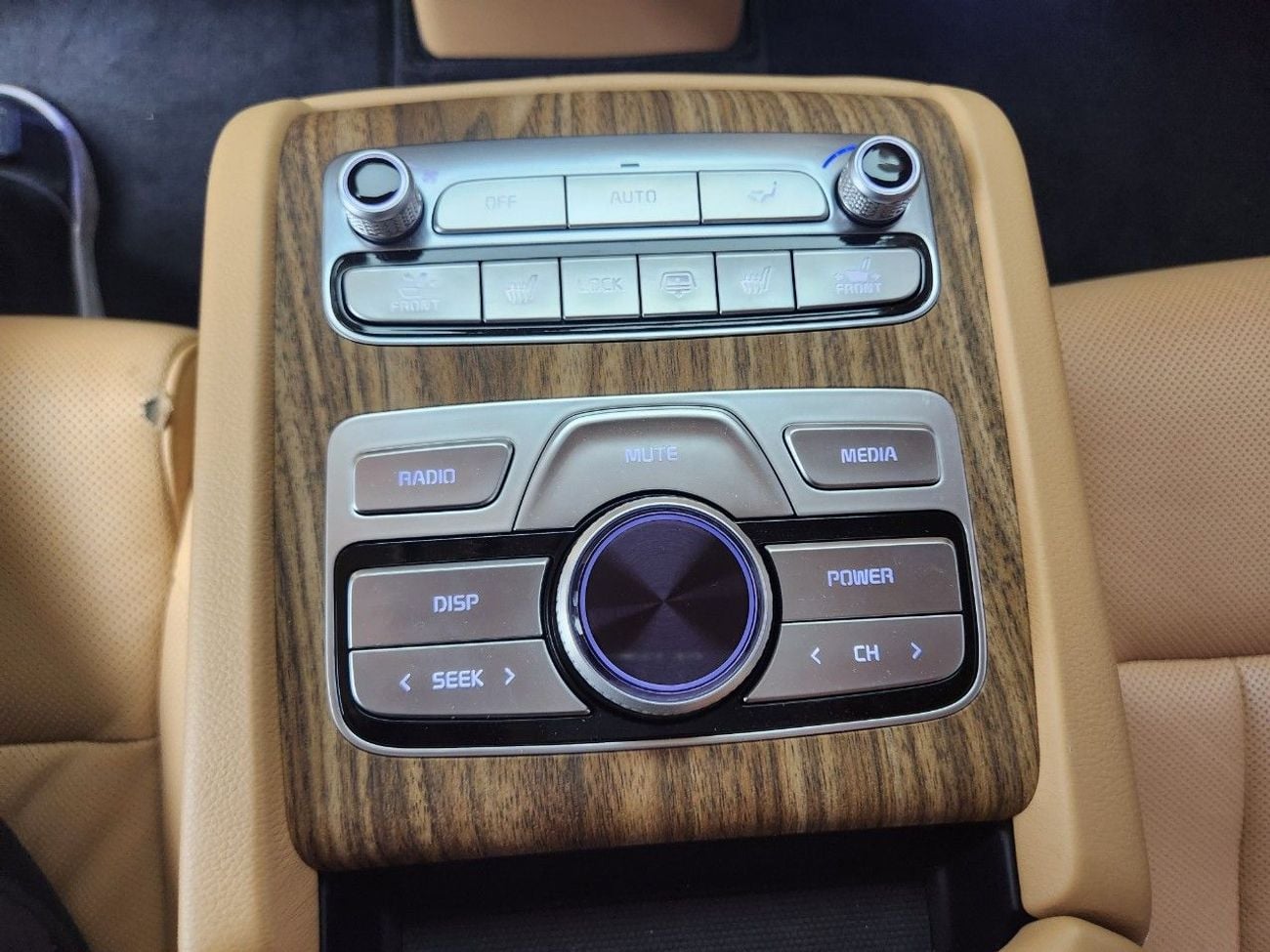 كيا K900 Std 3.8L