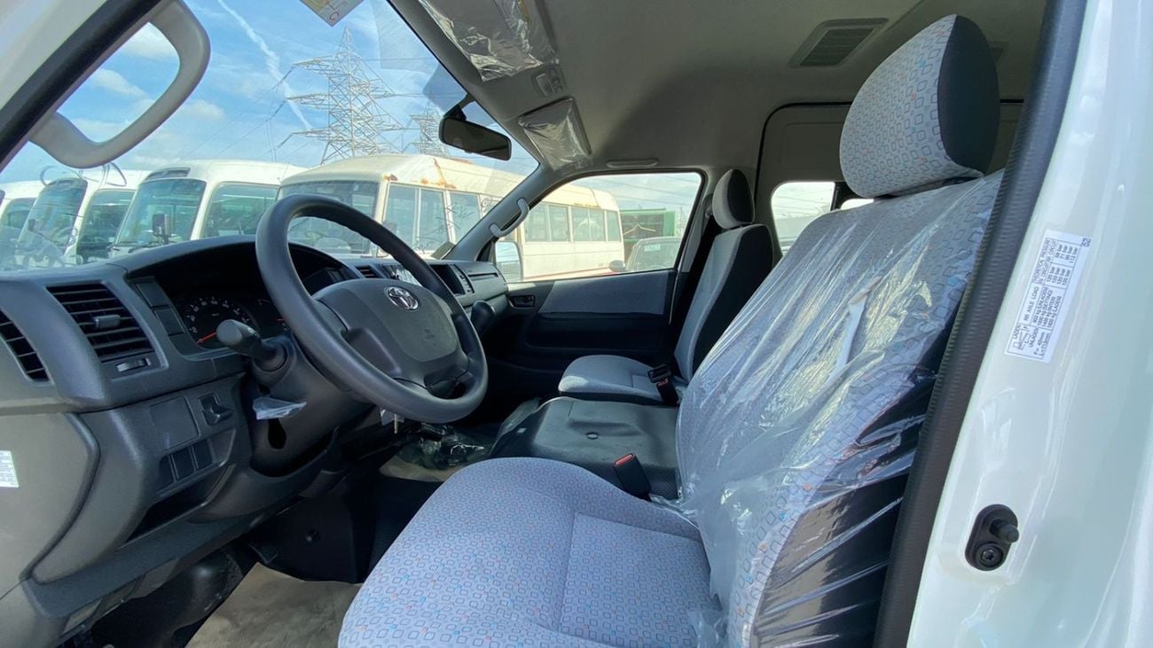 تويوتا هاياس هايس ديزل 2.5 سقف مرتفع