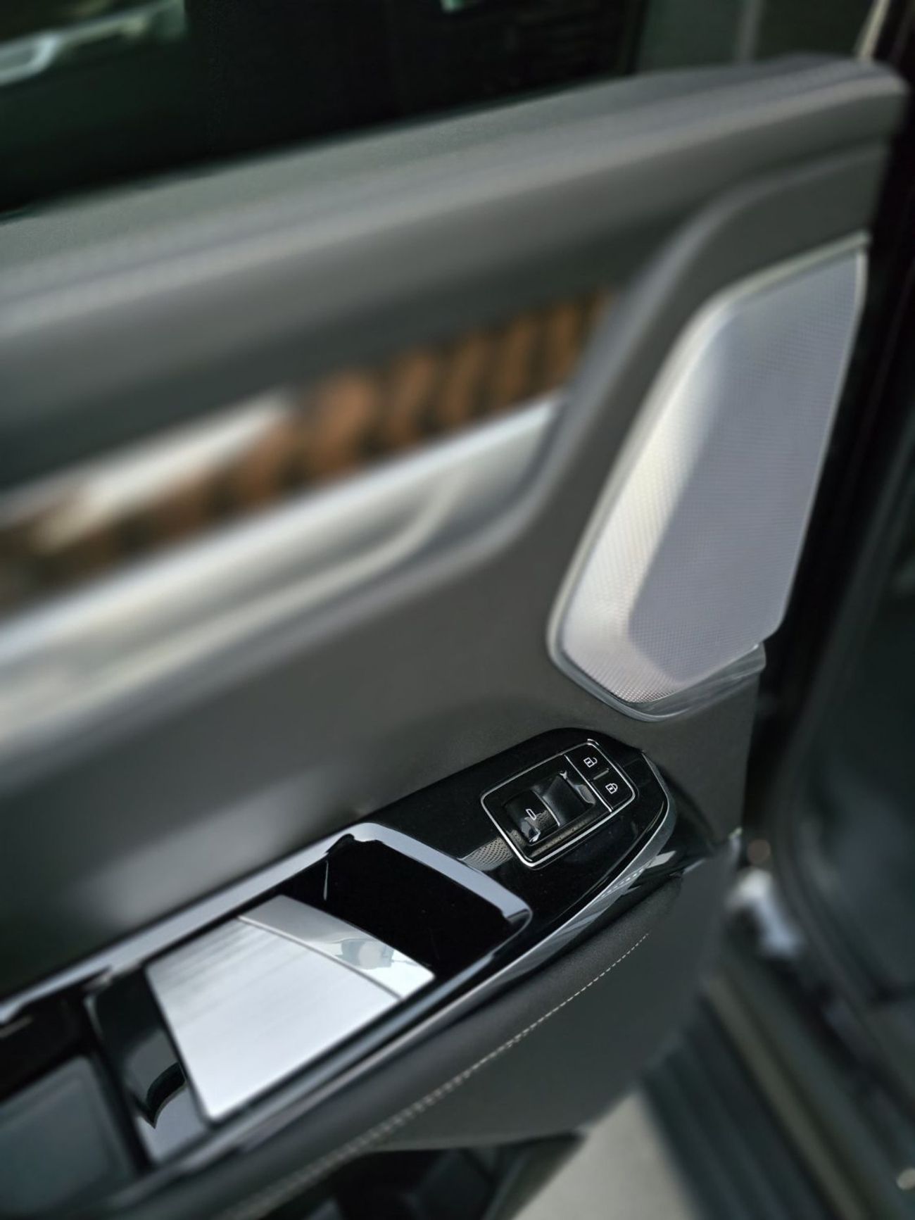 Cadillac Escalade Sport Platinum 6.2L 4WD