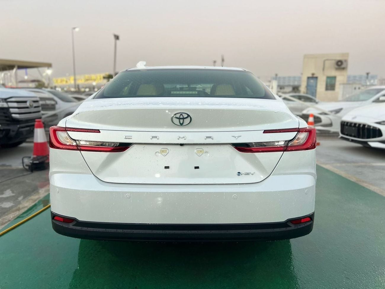 Toyota Camry GLE 2.5L Hybrid