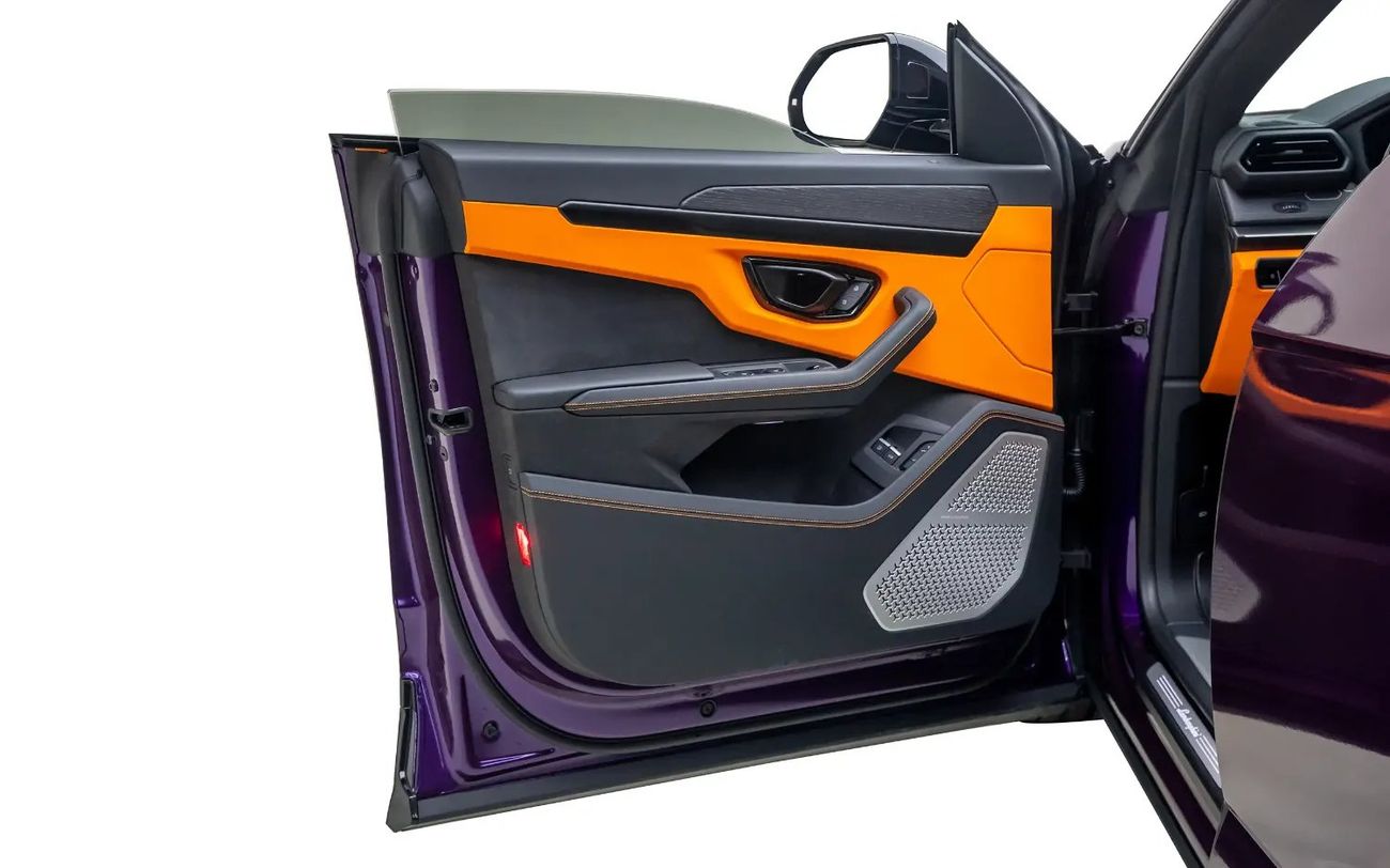 Lamborghini Urus SE - GCC Spec -With Dealer Warranty and Service Contract