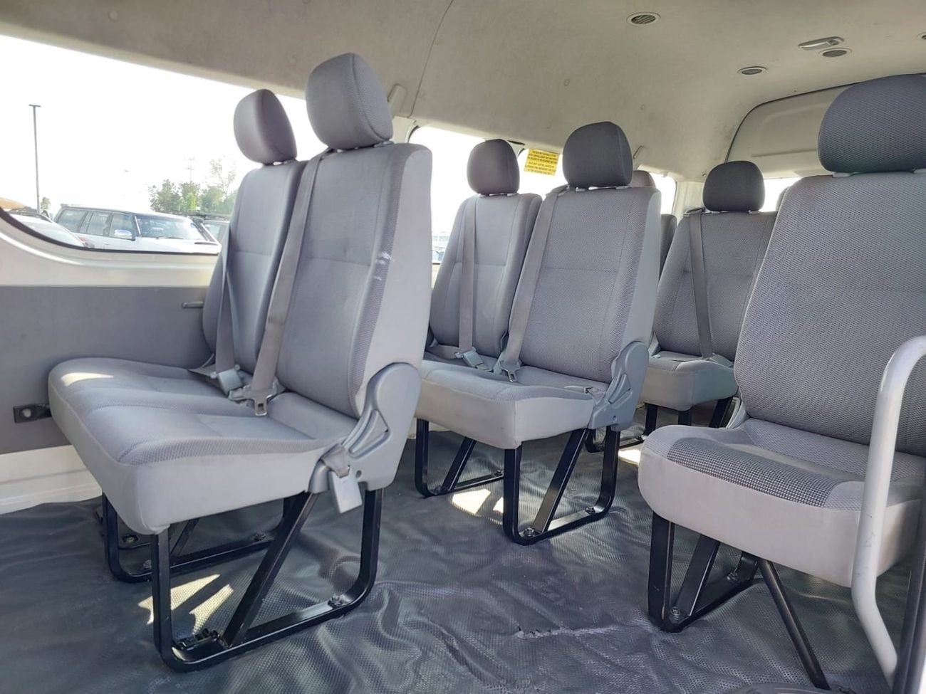 تويوتا هاياس TOYOTA HIACE COMMUTER VAN RHD 2006 MODEL 2.5 L DIESEL MANUAL(PM15390)