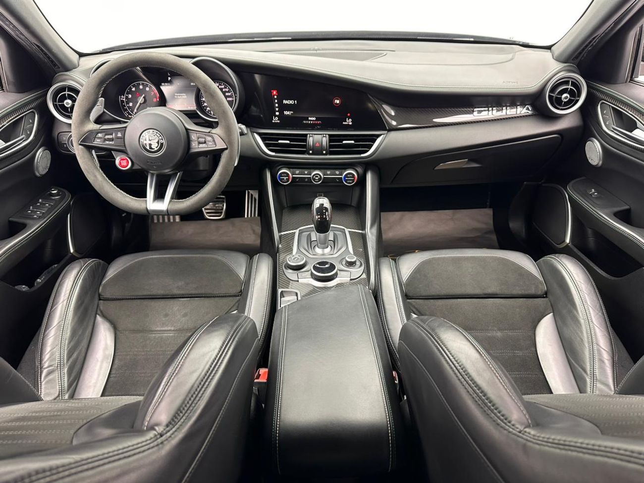 Alfa Romeo Giulia Quadrifoglio 2.9L (505 HP) 2018 Alfa Romeo Giulia Quadrifoglio, Alfa Romeo Service History, 1 Year W