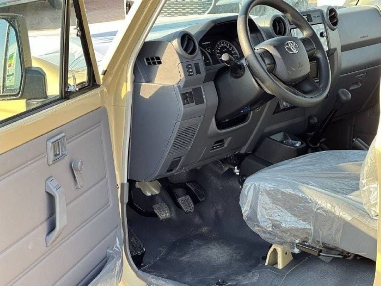 تويوتا لاند كروزر 70 LC78 4.5L V8 DSL M/T //2024// STD OPTION WITH POWER LOCK // SPECIAL OFFER // BY FORMULA AUTO // FOR