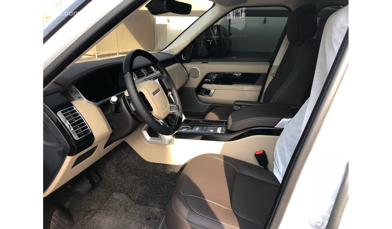 لاند روفر رانج روفر فوج إس إي سوبرتشارج Pre-owned Land Rover Range Rover Vogue HSE for sale in Dubai. White 2018 model, available at 111 Use