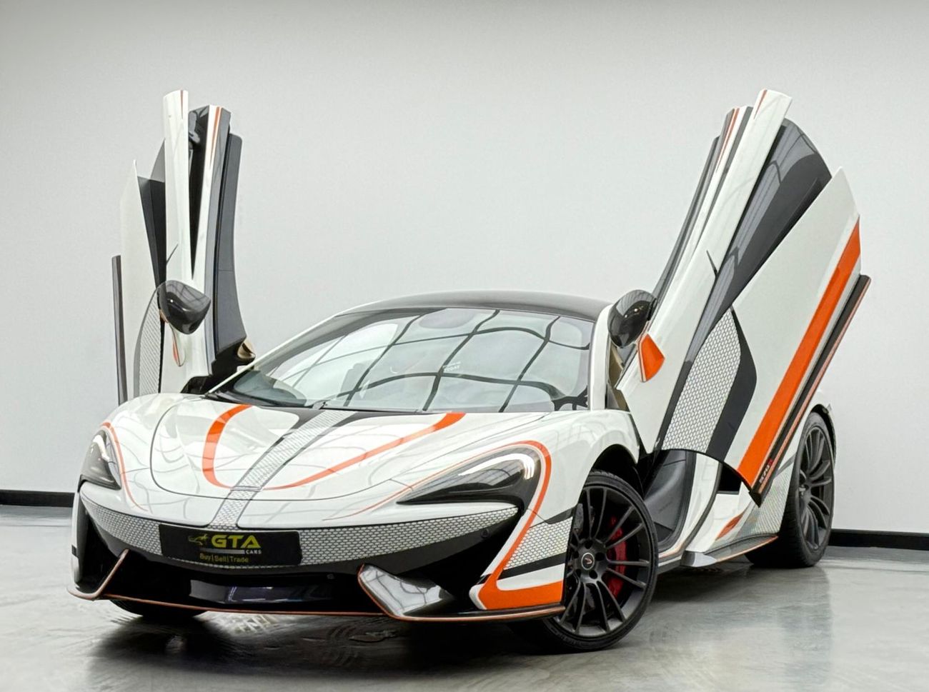 مكلارين 570S 2017 Mclaren 570 S, Full Service History, Very Low Km, Excellent Condition, GCC