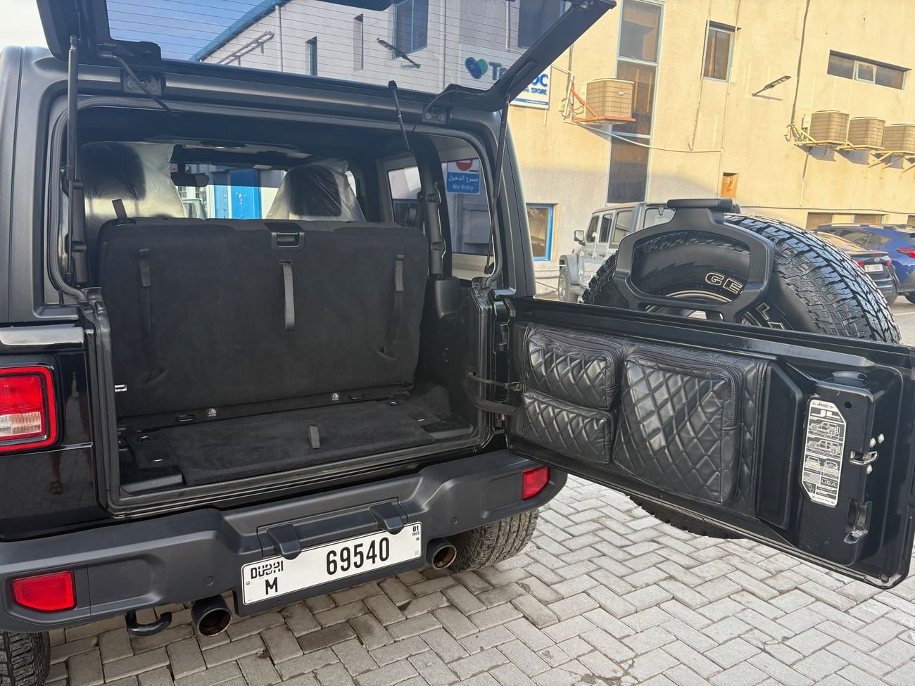 Jeep Wrangler Sport S 3.6L A/T