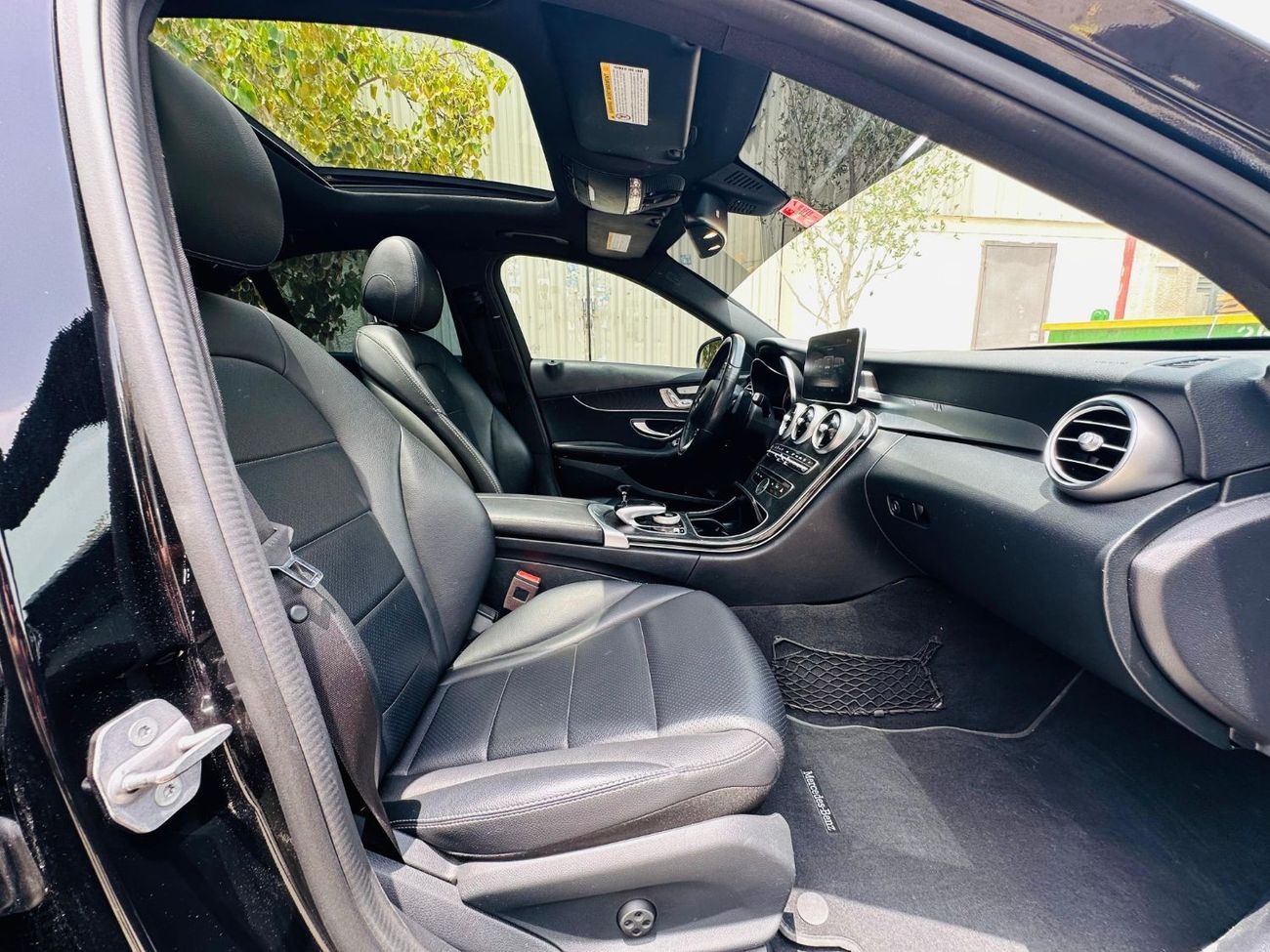 Mercedes-Benz C 300 Luxury FIX PRICE | AED 945 PM AVAILABE | Mercedes C300 AMG 2018 | NO LOW BALLERS | NO ACCIDENT HISTO