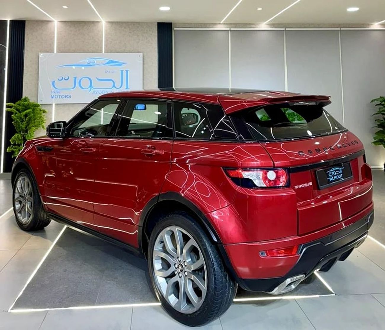 لاند روفر رانج روفر إيفوك Dynamic Plus 2.0L (3 Door) LOVELY RED || TOP RANGE || GCC || PANORAMIC || LOW MILEAGE