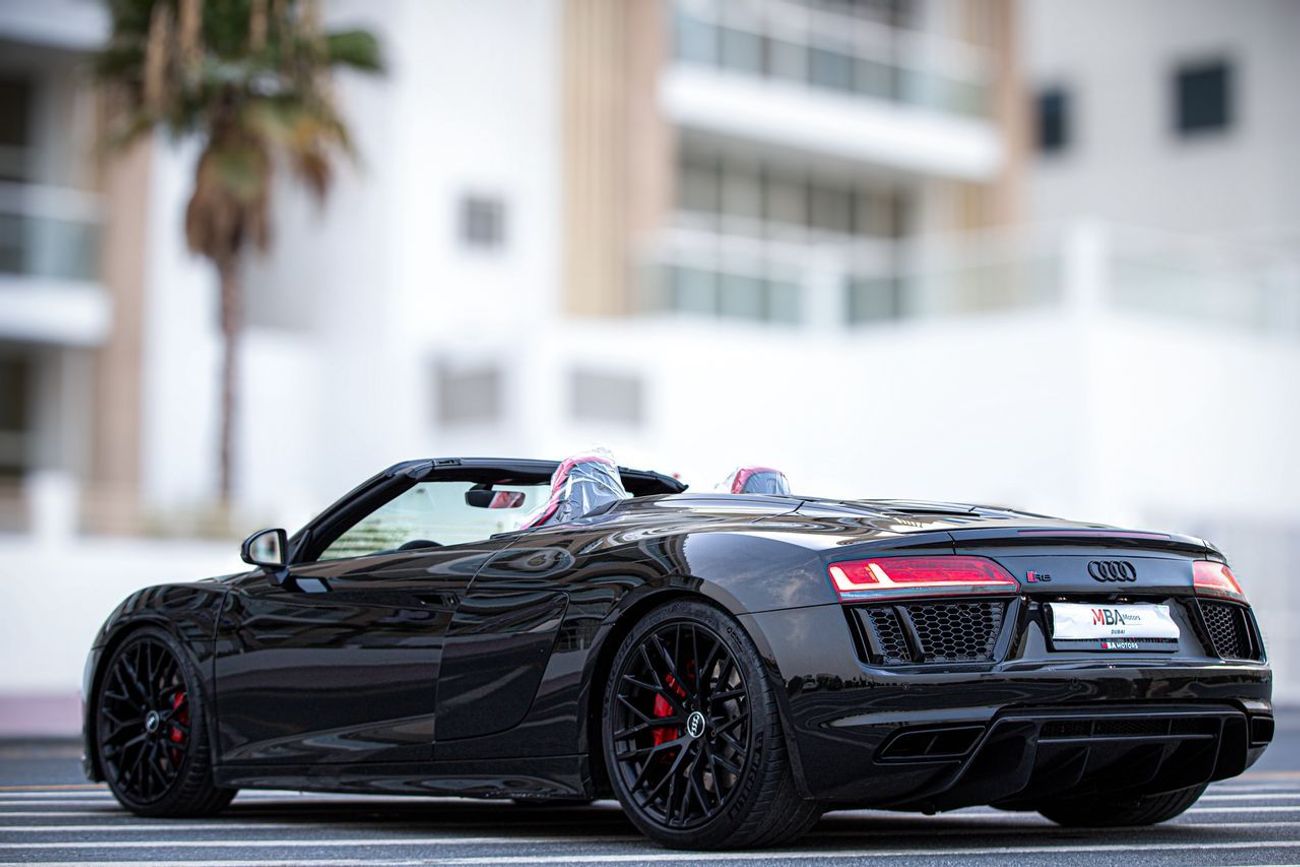 أودي R8 Spyder V10 Plus 5.2L