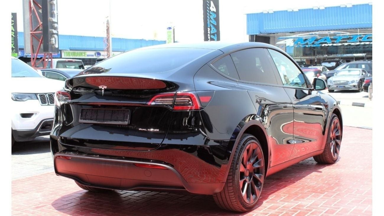 Tesla Model Y TESLA MODEL Y LONG RANGE 4WD DUAL MOTOR 2022 GCC LOW MILEAGE SINGLE OWNER WITH AGENCY WARRANTY IN MI
