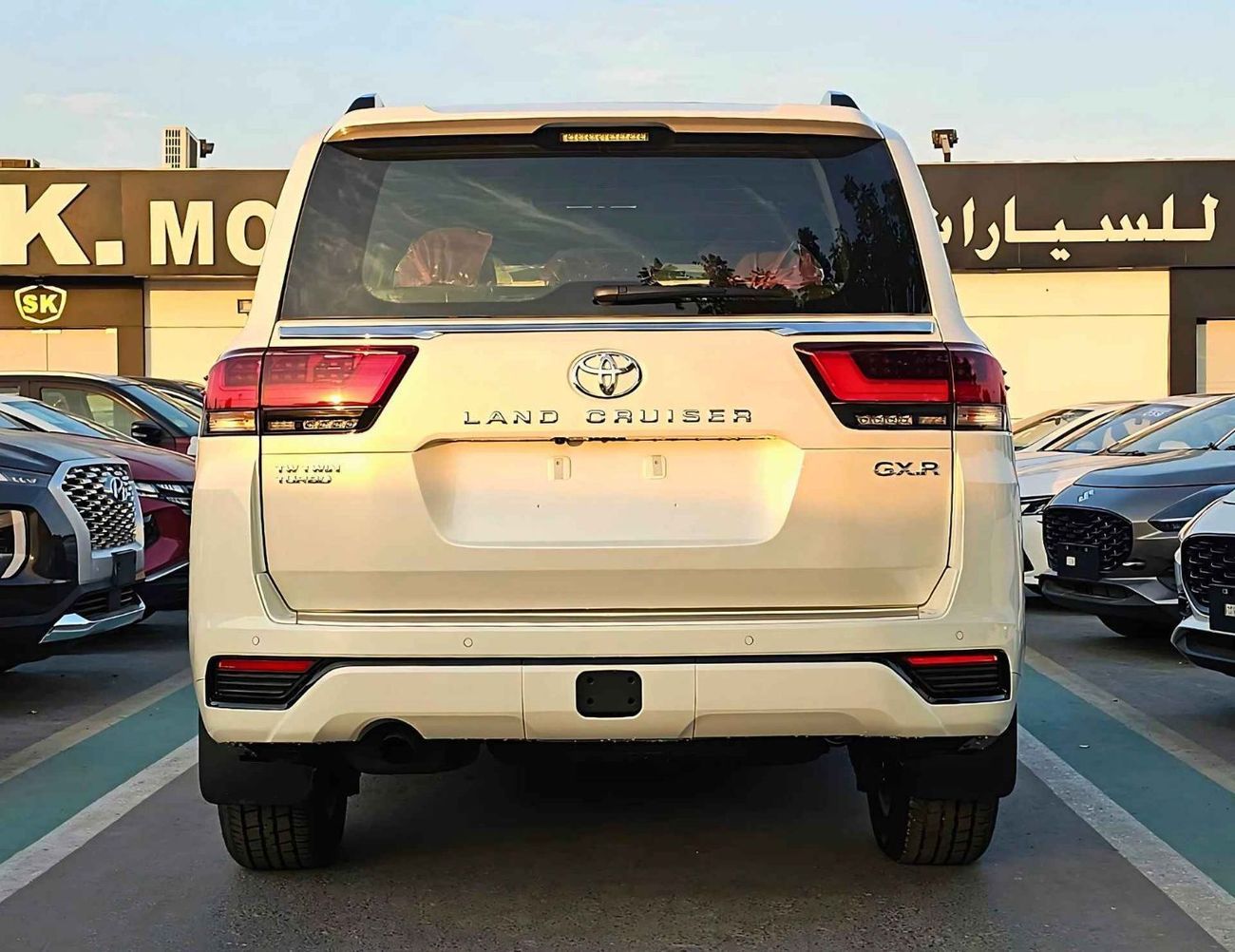 Toyota Land Cruiser GXR TWIN TURBO / 3.3L DIESEL / BIG DVD / JBL SPEAKERS / FULL OPTION (CODE#LCDGXRH)
