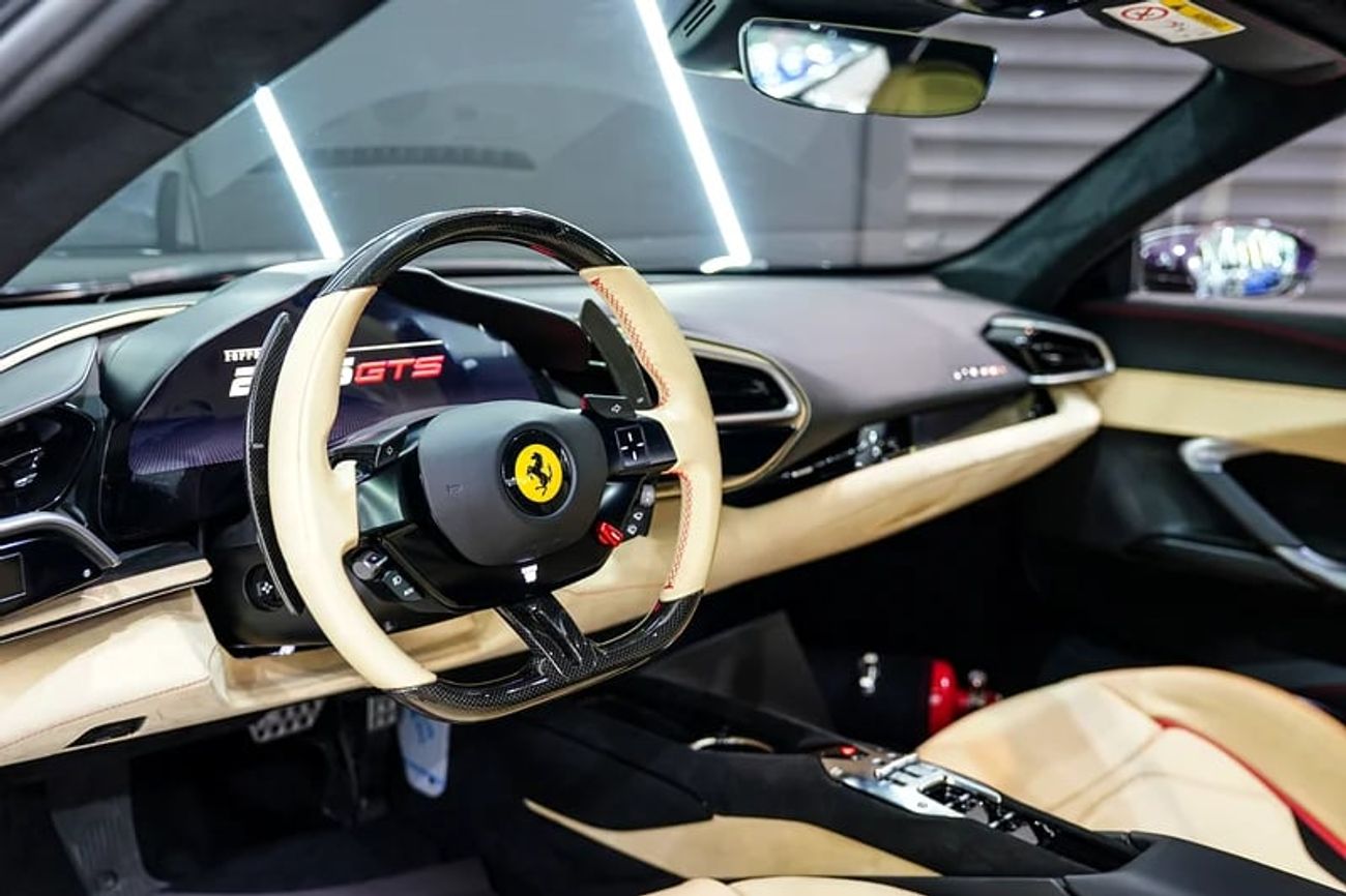 فيراري 296 GTS Standard