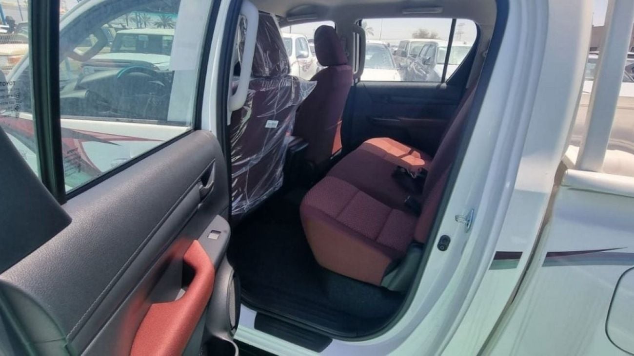 تويوتا هيلوكس petrol 2.7  4x4 2023