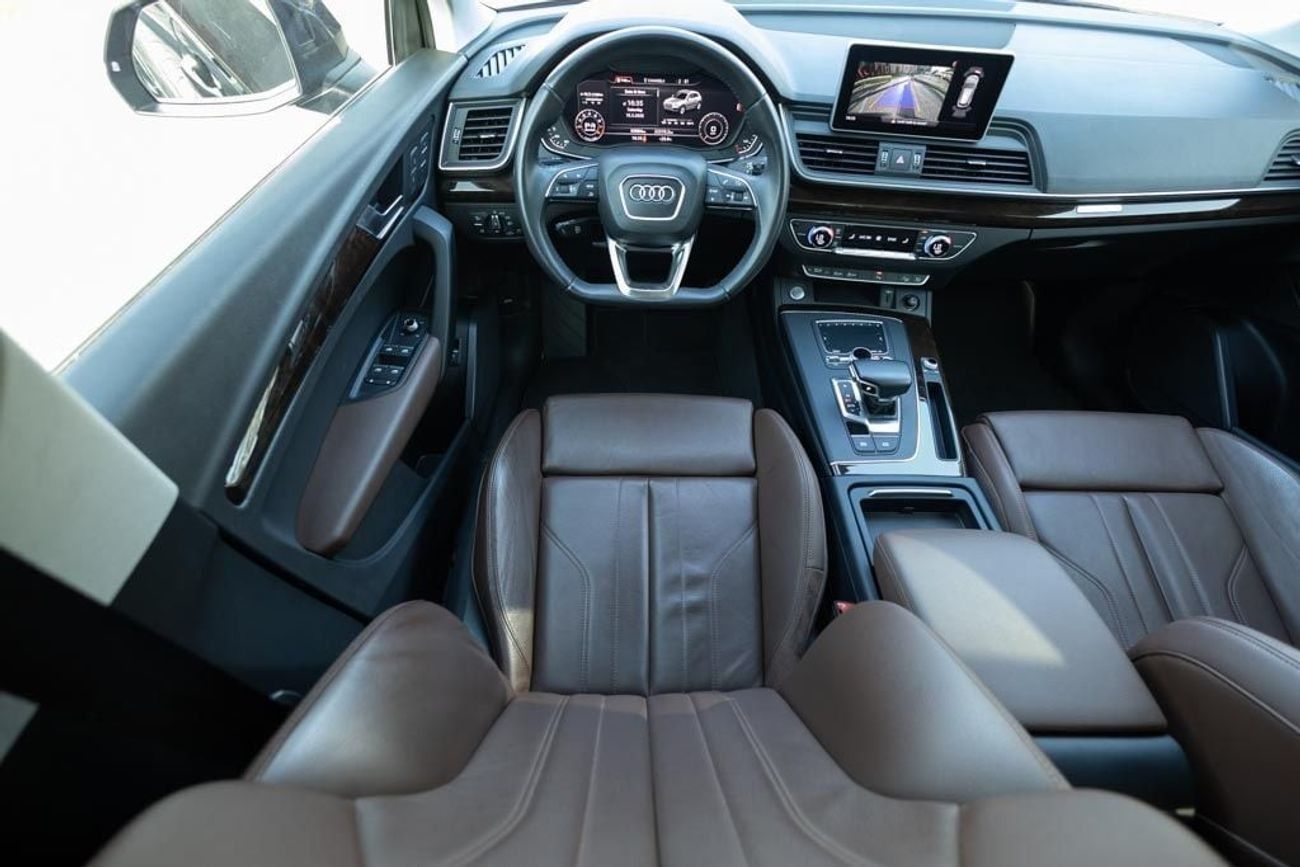 أودي Q5 45 TFSI quattro S Line 2.0L (245 HP) SUV Audi Q5 45TFSI Quattro S-line 2019 GCC under Warranty with