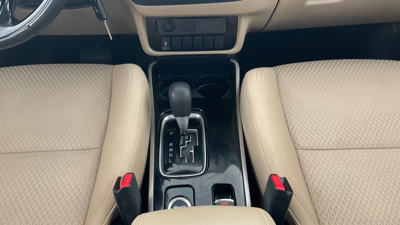 ميتسوبيشي آوتلاندر 2.4 GLX ABS 7SEAT BASIC | شامل الضمان | 0 ﺪﻔﻋﺓ ﺃﻮﻟﻯ