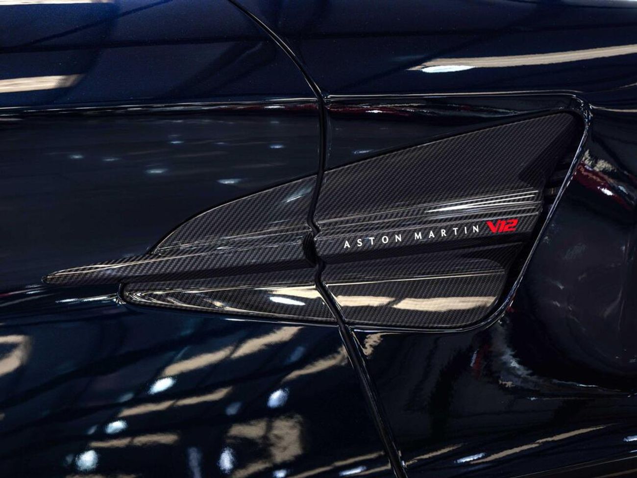 أستون مارتن فانتيج V12 Vanquish 5.2 V12 BiTurbo Auto Euro 6 (s/s) 2dr (EXPORT ONLY)