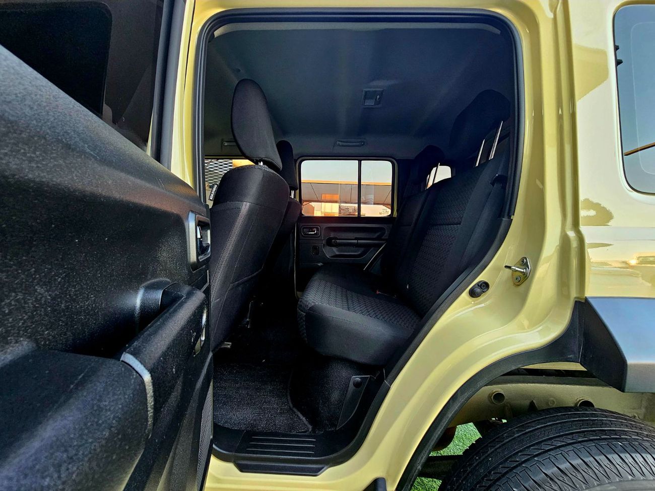 سوزوكي جيمني GLX/ DUAL TONE/ AUTOMATIC/ ORIGINAL PAINT/ 1.5L V4/ LOW MILEAGE