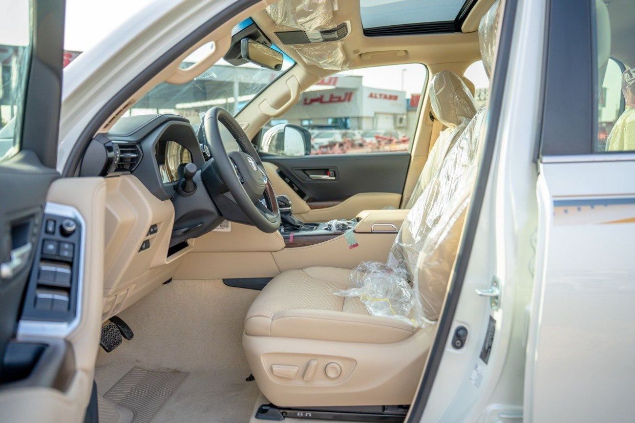 تويوتا لاند كروزر Lc300 VX 4 0L petrol engine 2025 LHD white  with beige interior
