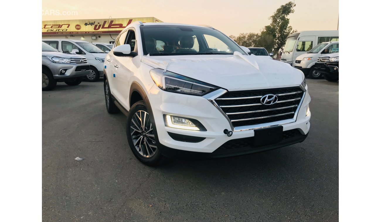 Hyundai Tucson 2.0L with Push Start & Wireless Charger