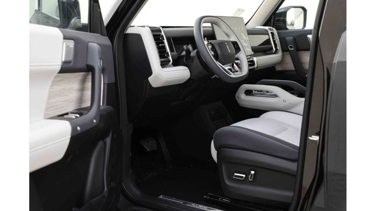 شيري iCar 03 2024 ICAR EQ3 V2 طويلة المدى - أسود من الداخل أبيض | تصدير فقط