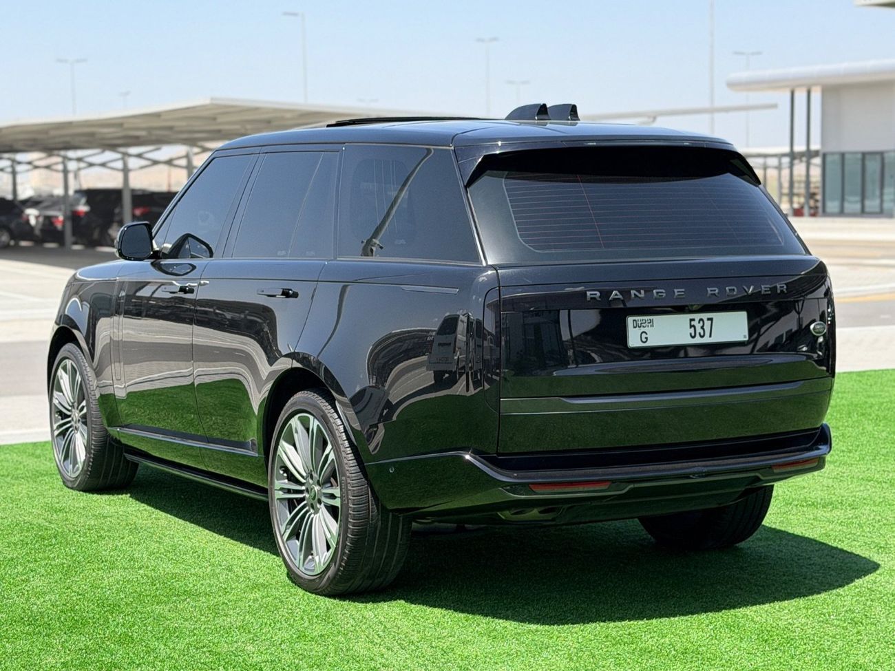 Land Rover Range Rover HSE P530 4.4L Range Rover HSE / 2022 / GCC / Under Warranty / Original Paint / 69,000KM
