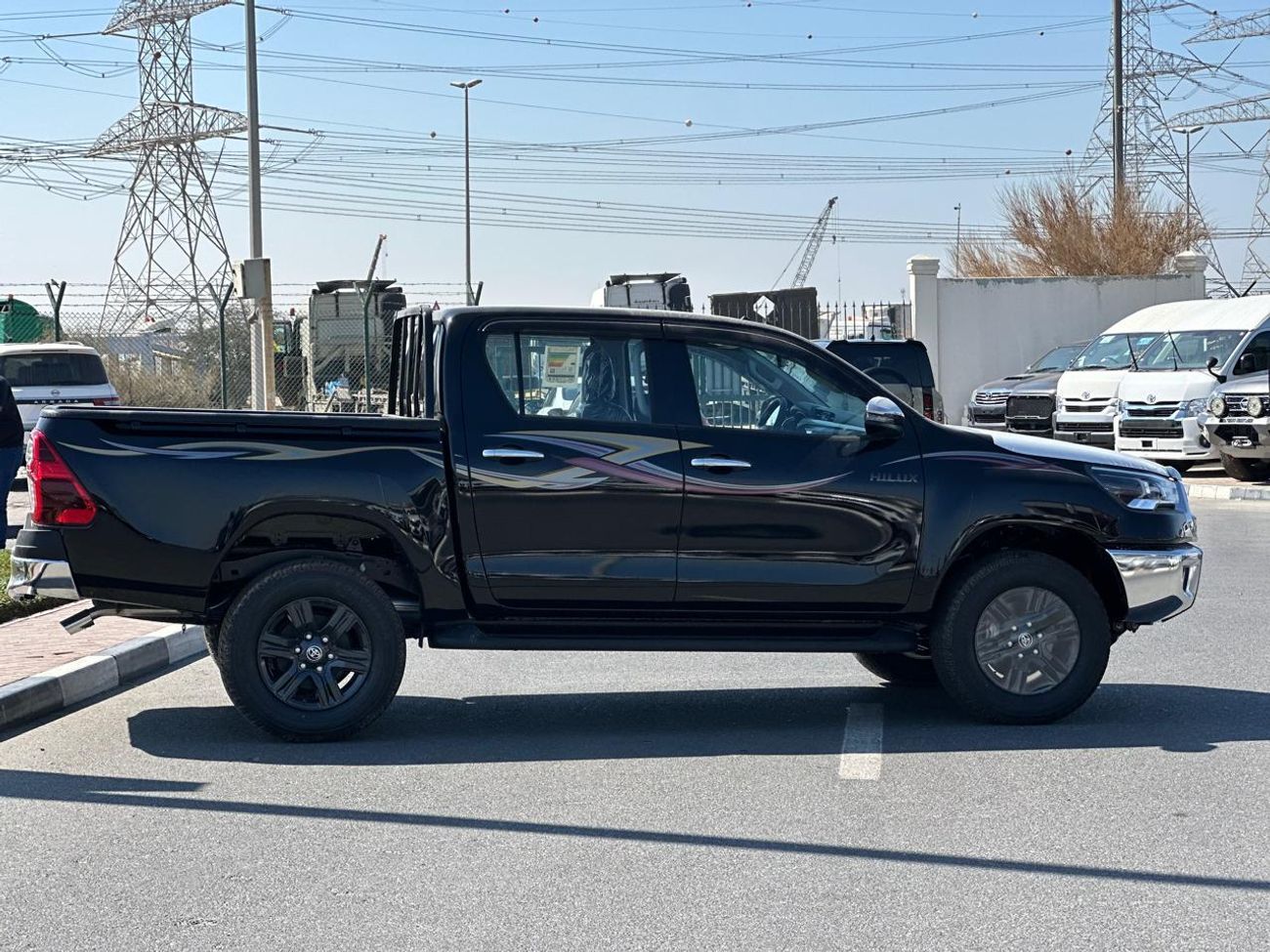 تويوتا هيلوكس GLX 2.7L Double Cab Utility 4WD A/T