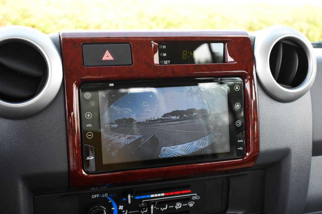 Toyota Land Cruiser Pick Up DOUBLE CAB LIMITED LX V8 4.5L TURBO DIESEL 5 SEAT MT