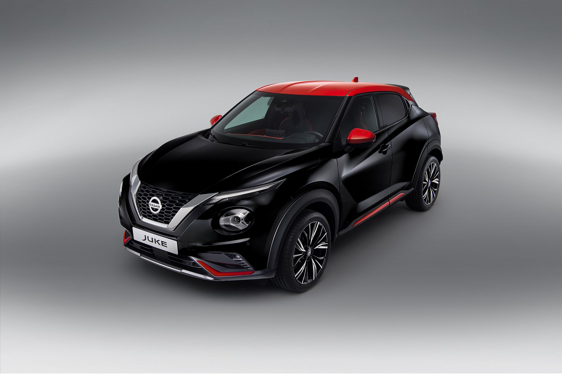 Nissan Juke exterior - Front Left Angled