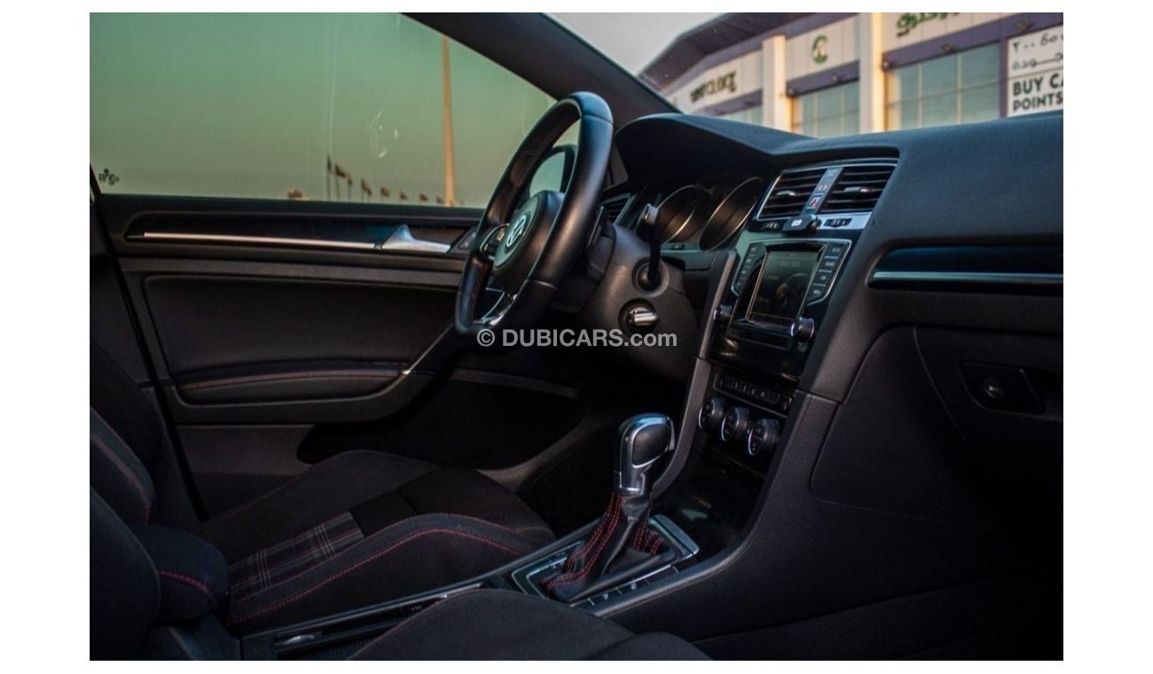 Volkswagen Golf Volkswagen Golf GTI Model: 2016 Mileage: 160,000 km Required: 38,000 dirhams _Gulf specifications _F