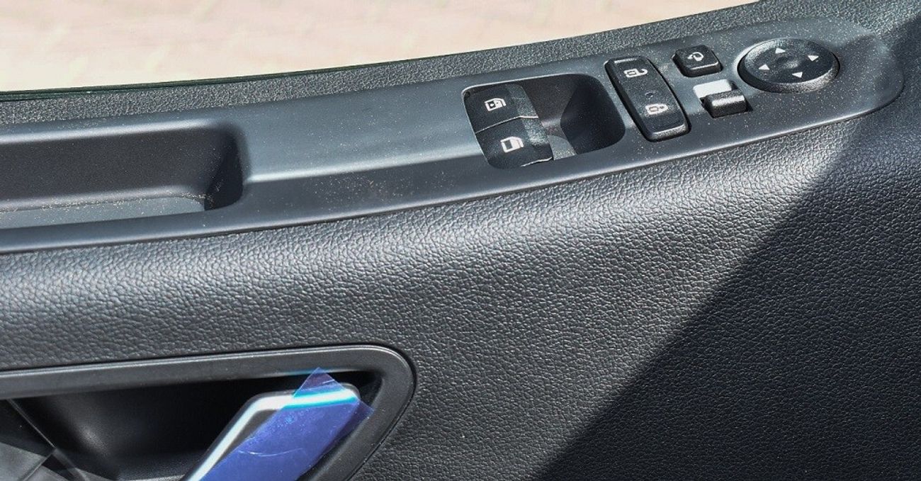 Hyundai Staria 3.5L VAN 11-SEATER (PETROL)