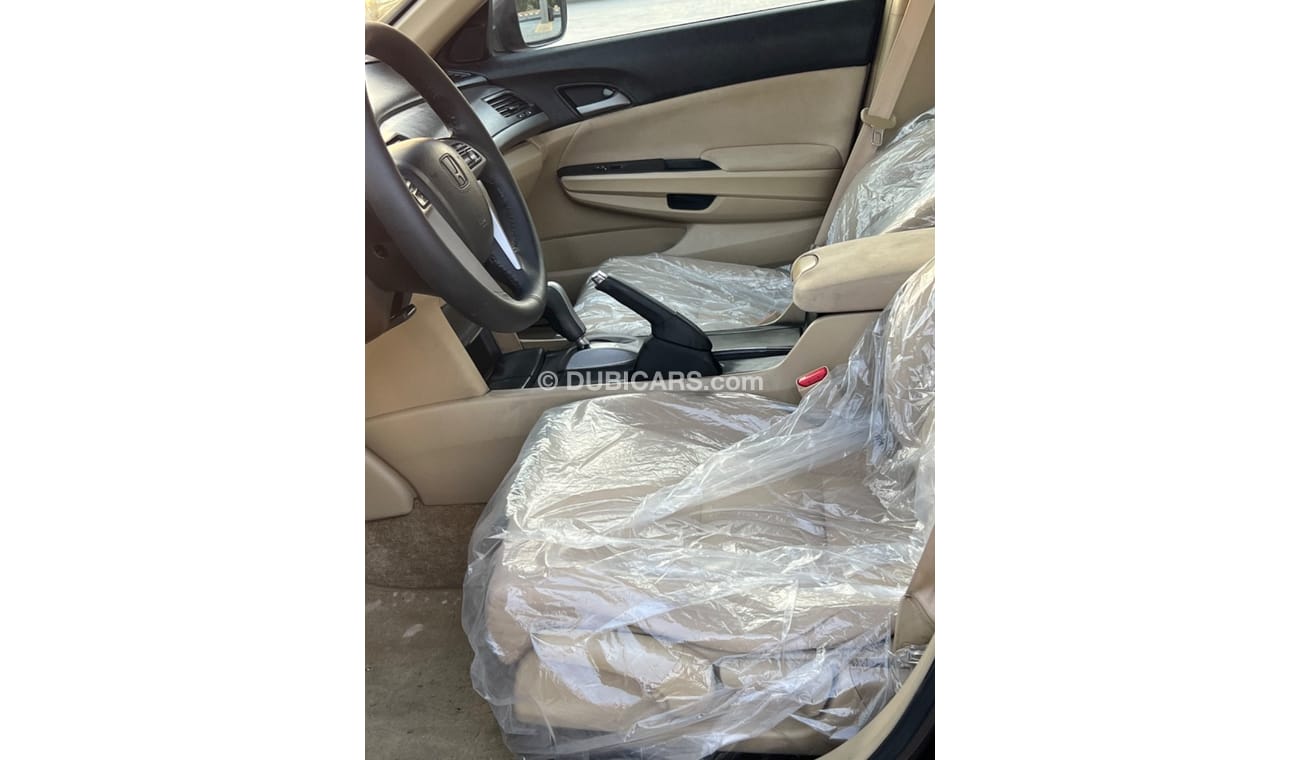 هوندا أكورد Honda Accord, 2011 GCC model, No. 2, cruise control, 172,000 km wheels, the car is in very excellent