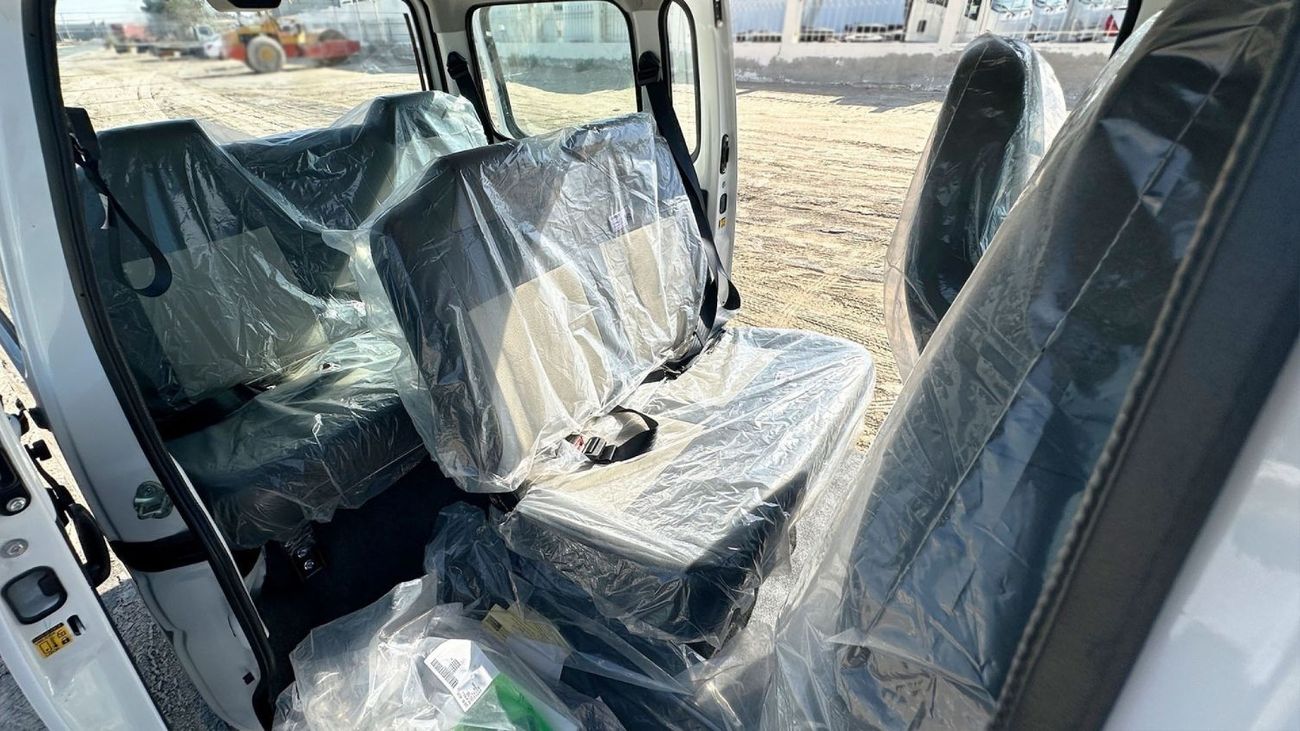 Suzuki EECO Suzuki EECO 1.2L 7 STR MT