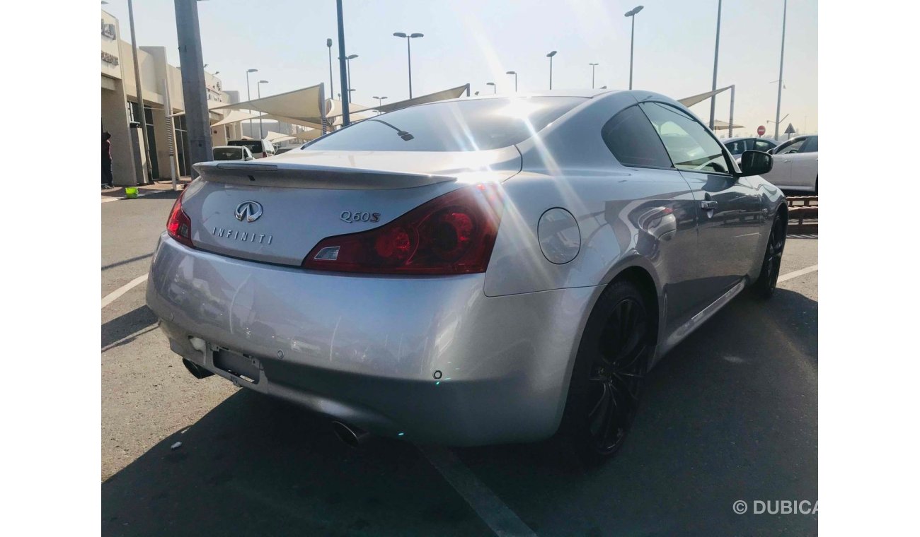 Infiniti Q60