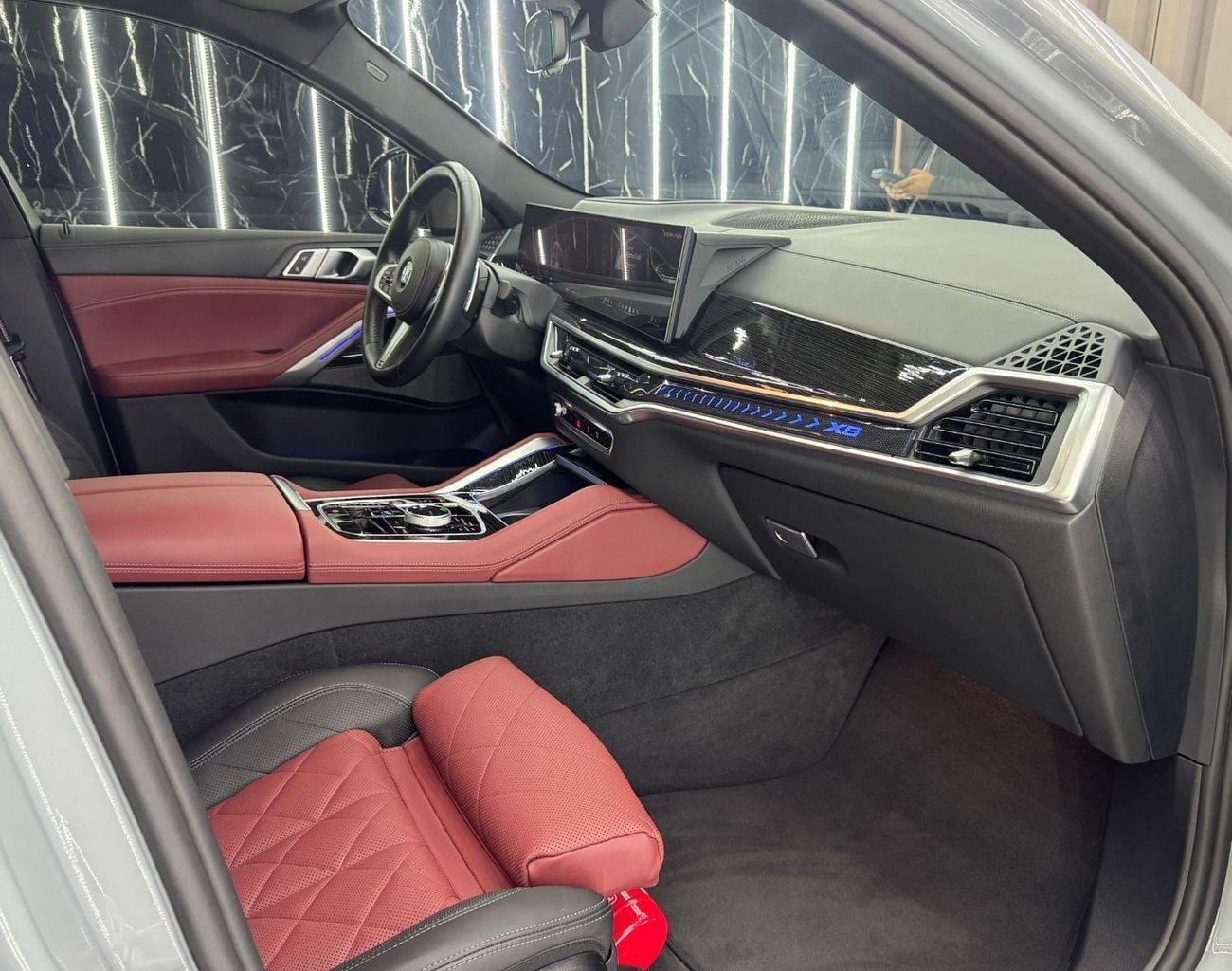 بي أم دبليو X6 xDrive40i Luxury M Sport Package 3.0L ***Appointment Only***  - AED 4,997 / Month with a 20% Down Pa