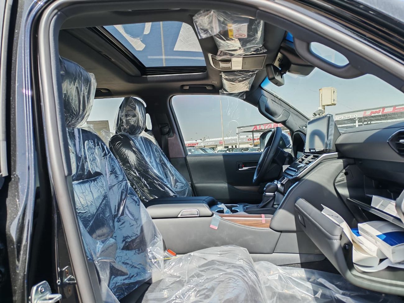 تويوتا لاند كروزر 2026 Toyota Land Cruiser LC300 VX (High-Option with Radar) 3.5L V6 Twin Turbo Petrol A/T 4WD Export