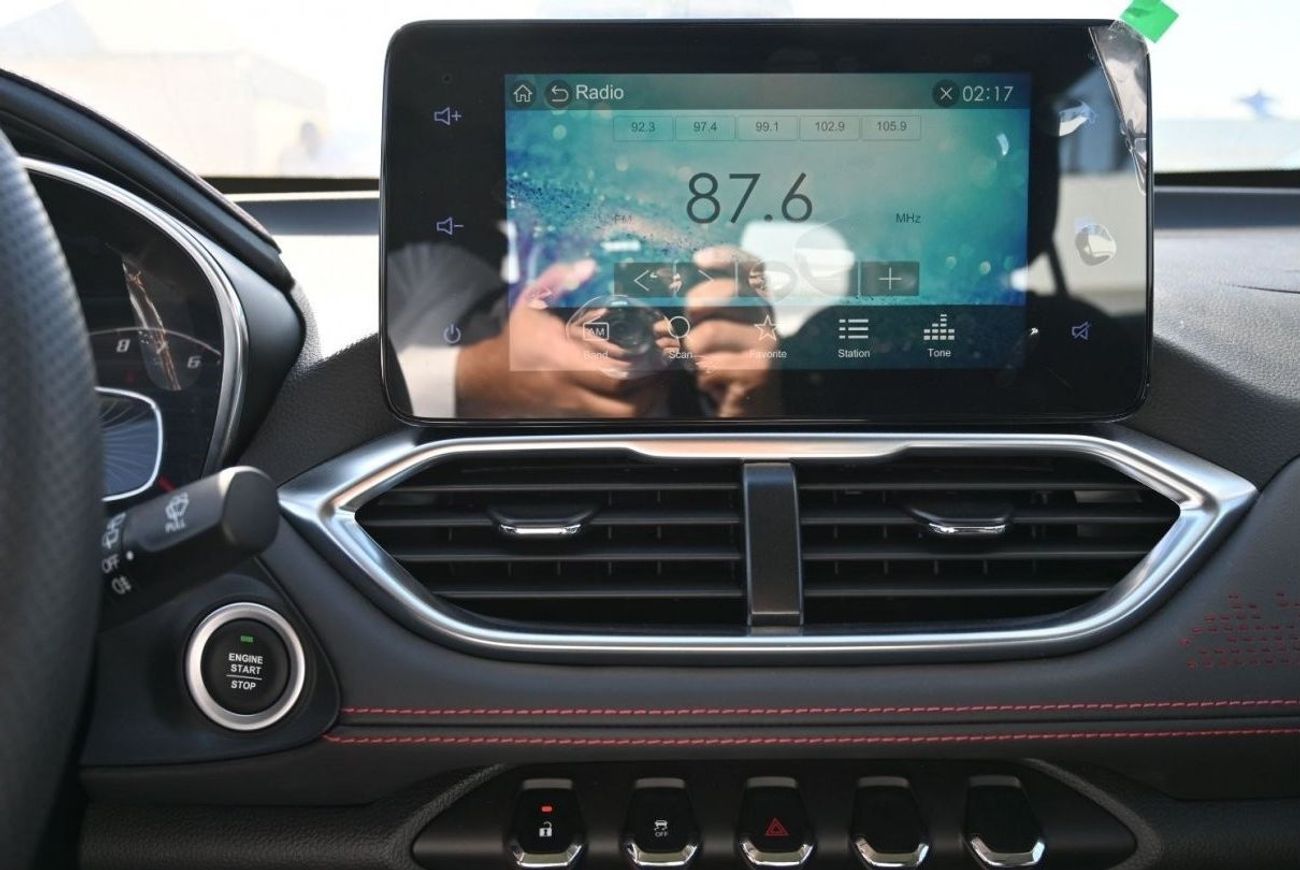 Chevrolet Groove Chevrolet GROOVE 1.5L Premier SUV FWD 5 Doors, Cruise Control, Panoramic Roof, Push start, Rear Came