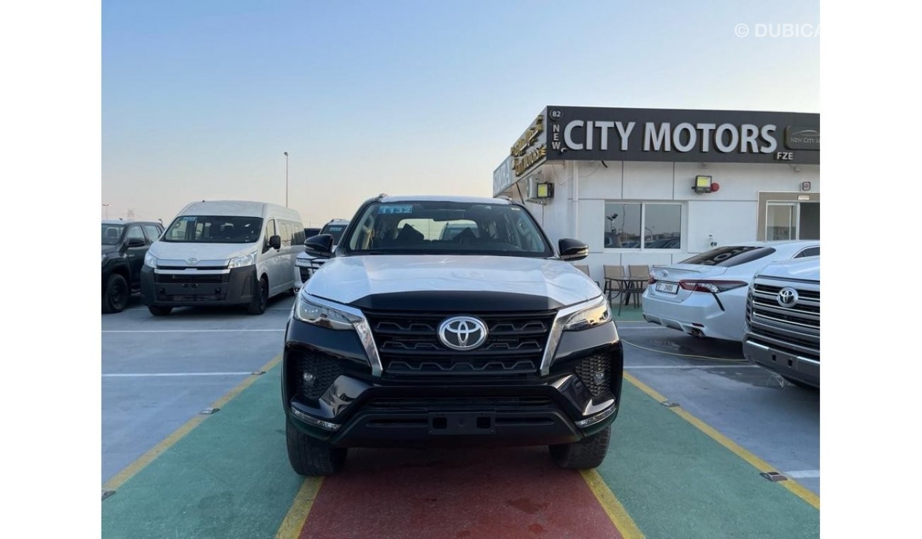 تويوتا فورتونر TOYOTA FORTUNER 2.4 DSL FULL OPTION