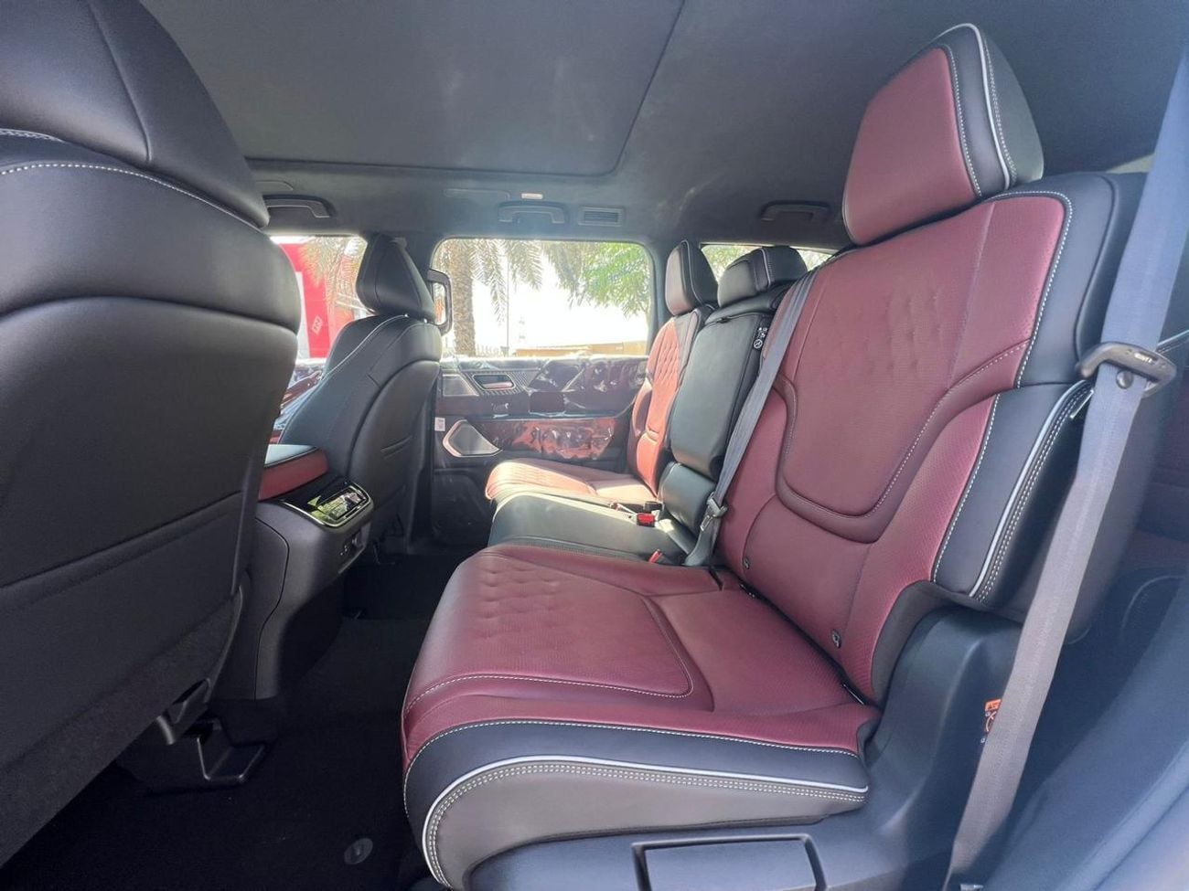 Infiniti QX80 AUTOGRAPH BENCH CHAIRS 3.5L