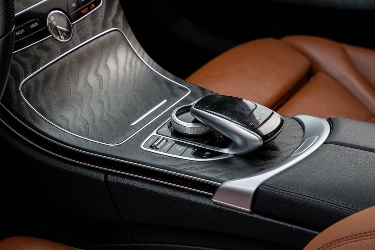 Mercedes-Benz C 200 C200 | 2,046 P.M  | 0% Downpayment | AMG Line | S/Roof | L/Seats