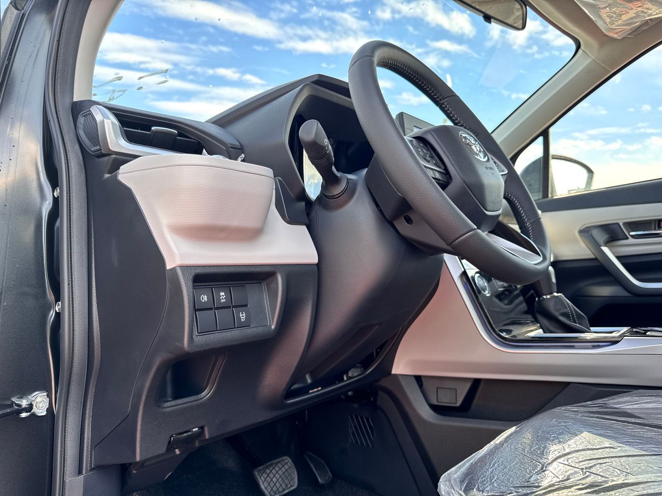 Toyota Veloz 2024 1.5L Petrol AT GCC Brand New 0Km