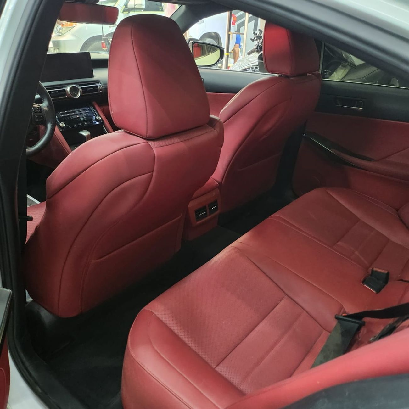 لكزس IS 350 F Sport 3.5L (311 HP)