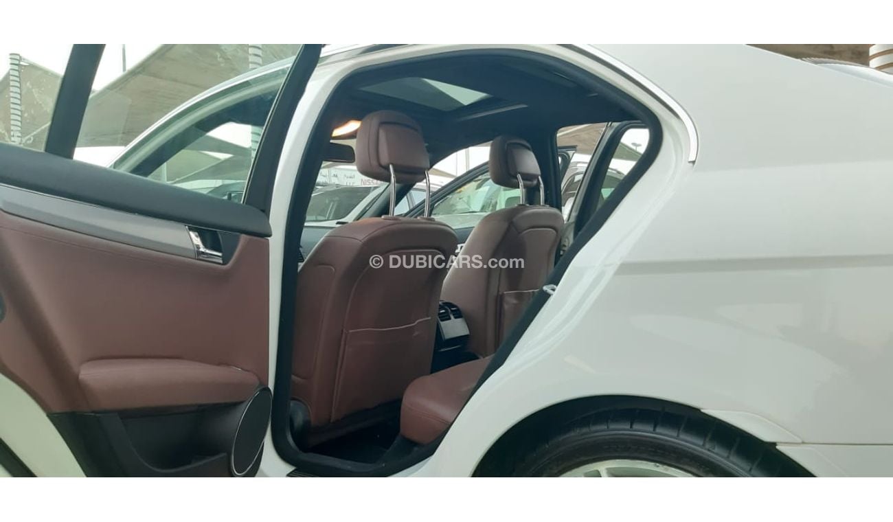 Mercedes Benz C350 Gulf panorama, full option, sensors, back wing, electric chair, white color wheels inside saffron, i