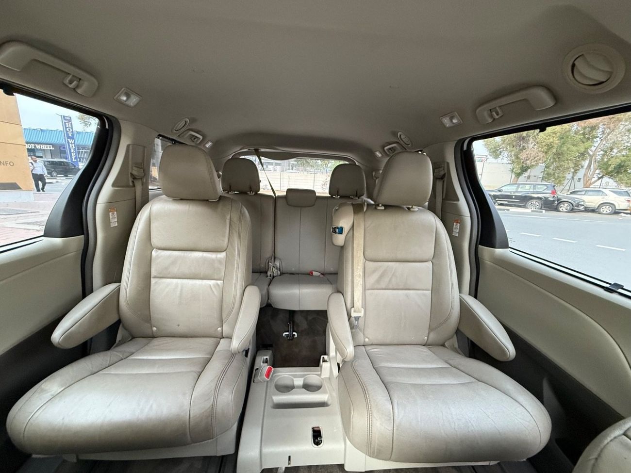 تويوتا سيينا 2019 LIMITED SUNROOF V6 USA IMPORTED