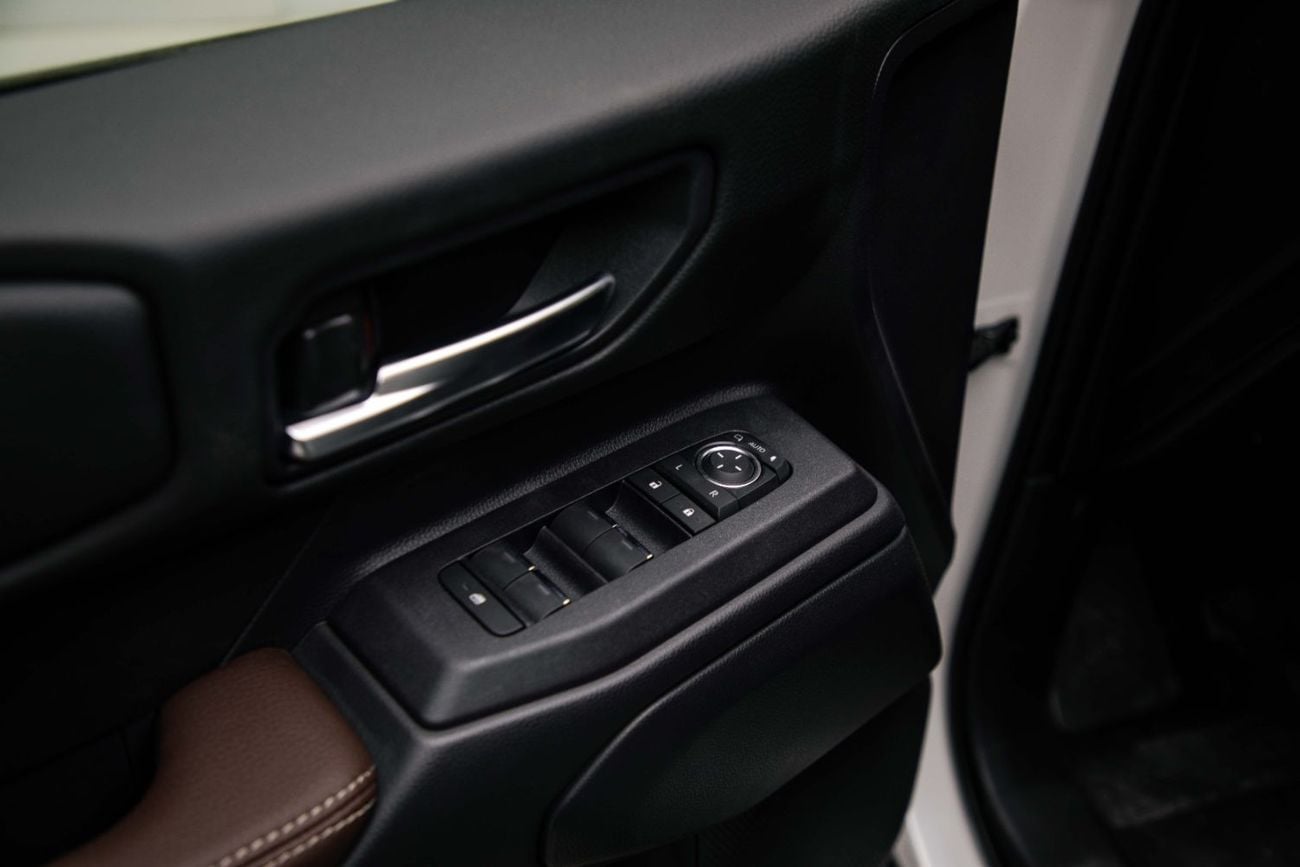Toyota Prado ADVENTURE 2.8L - PLATINUM WHITE INSIDE DK CHESTNUT | EXPORT ONLY