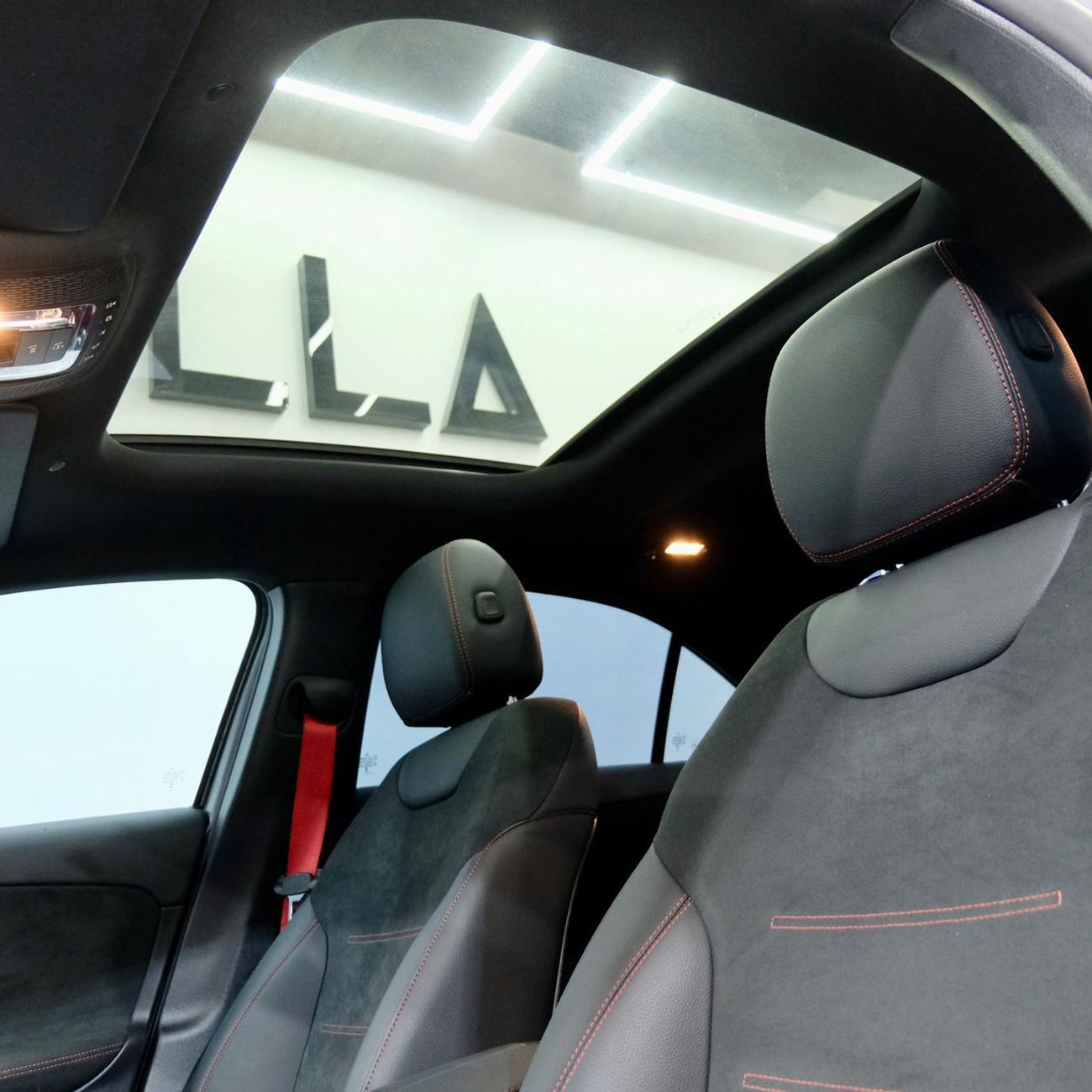 مرسيدس بنز A 35 AMG 4MATIC