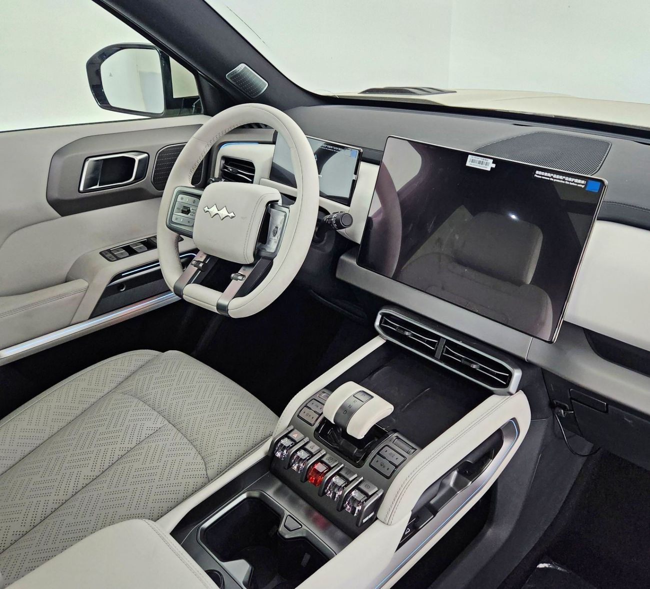 بي واي دي ليوبارد تيتانيوم 3 Warranty and Service Contract - Full option Dual motor - 4.9s - 501km range